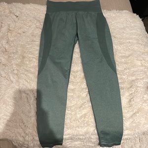 NWOT NVGTN CONTOUR SEAMLESS LEGGINGS